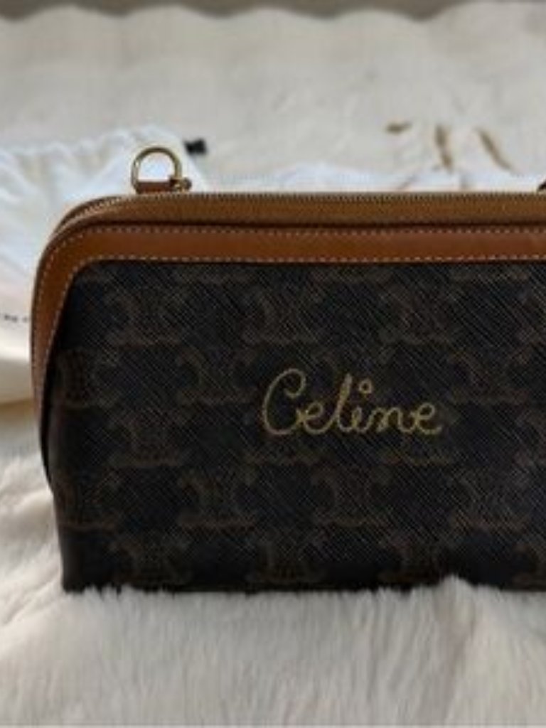 Celine Wallet 470$